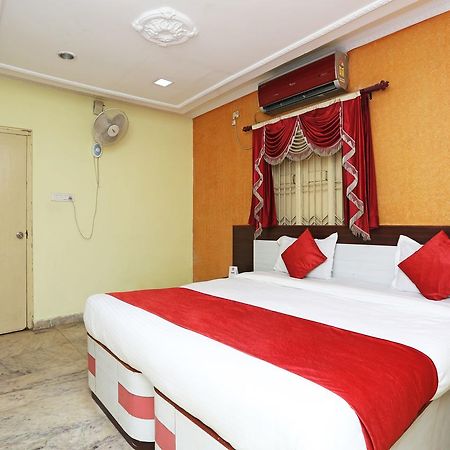 Отель Oyo 4526 Jaydev Vihar Бхубанешвара Экстерьер фото