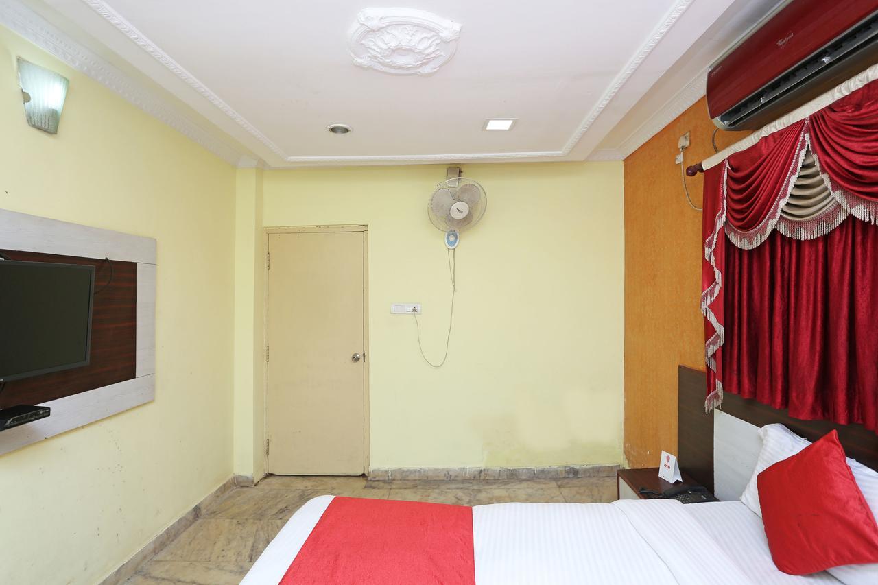 Отель Oyo 4526 Jaydev Vihar Бхубанешвара Экстерьер фото